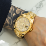 Rolex Sky-Dweller 326938 42mm 18k Yellow Gold Champagne Dial with Champagne Hour Markers – Oyster Bracelet (Year: 2020-2024) - Image 6